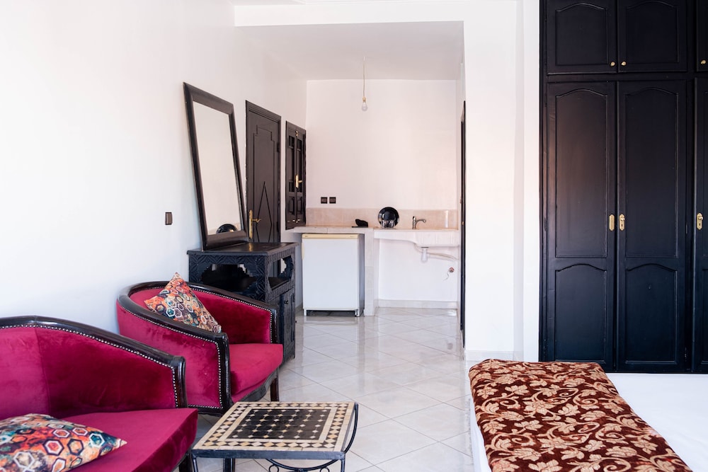 Appart Hotel Larbi 32/45