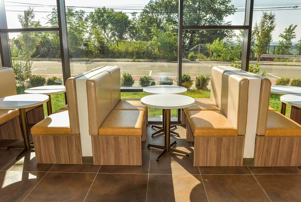Wyndham Garden North Bergen Near Secaucus 37/42