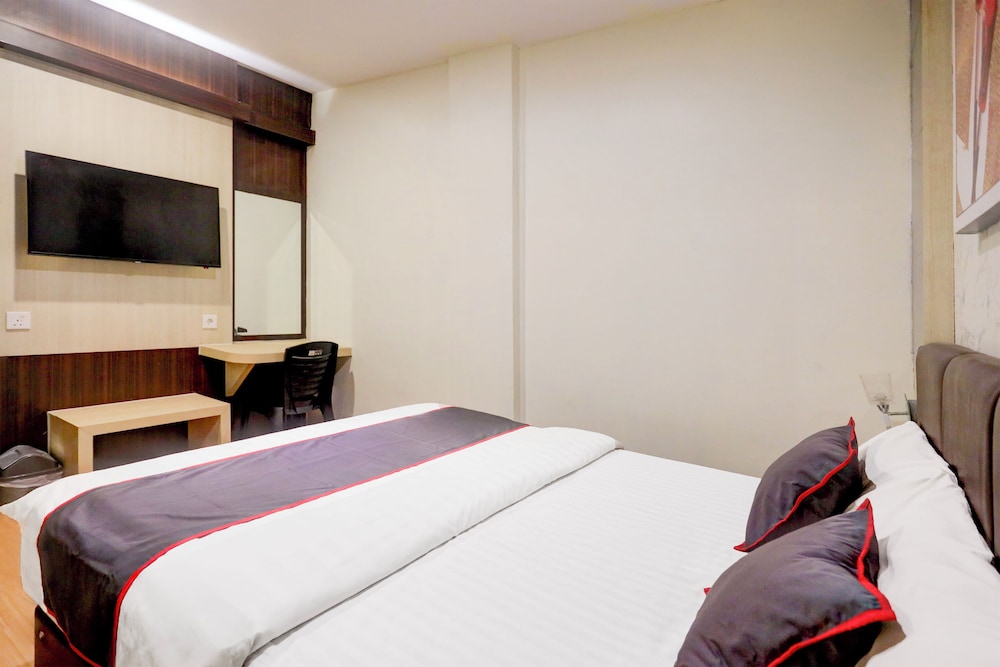 RedDoorz Premium near Grand Batam Mall 23/50