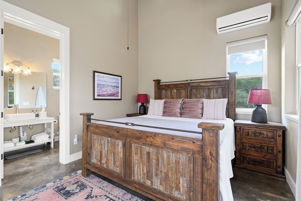 Hill Country Casitas 16/73