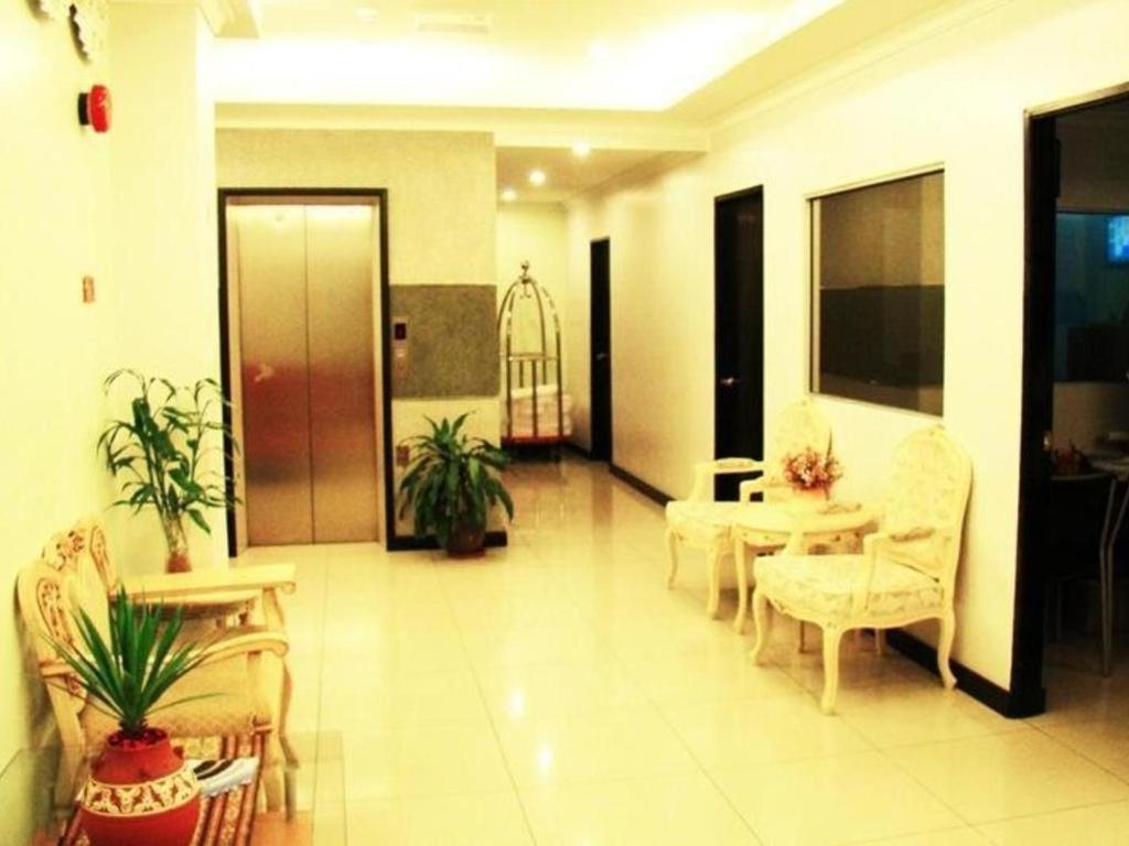 Adel Hotel 18/31