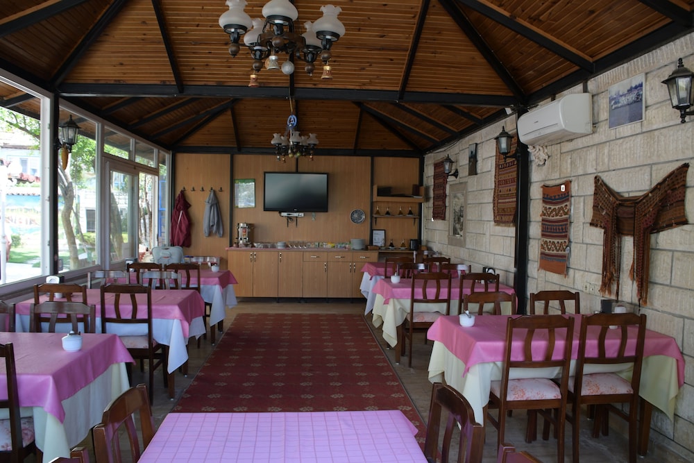 Hal-Tur Hotel 24/50