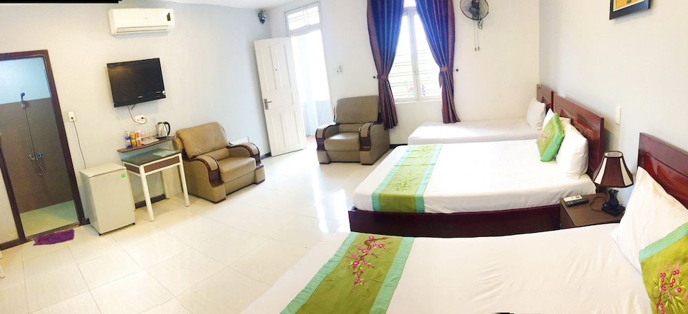 QUAN QUAN HOTEL 26/43