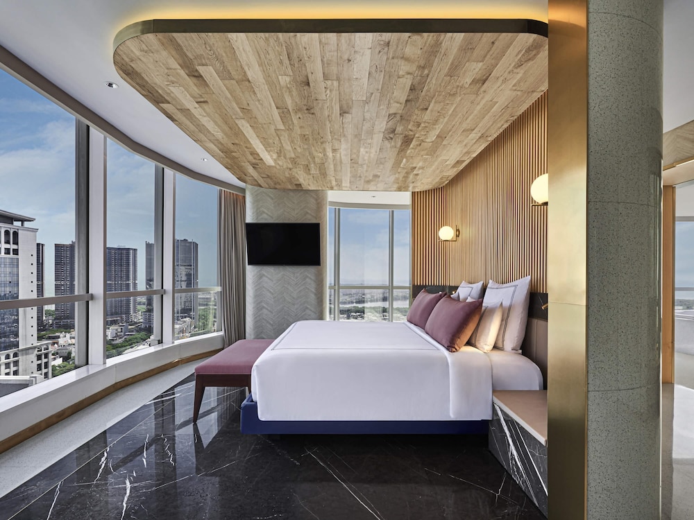 Swissotel Jakarta PIK Avenue 25/75