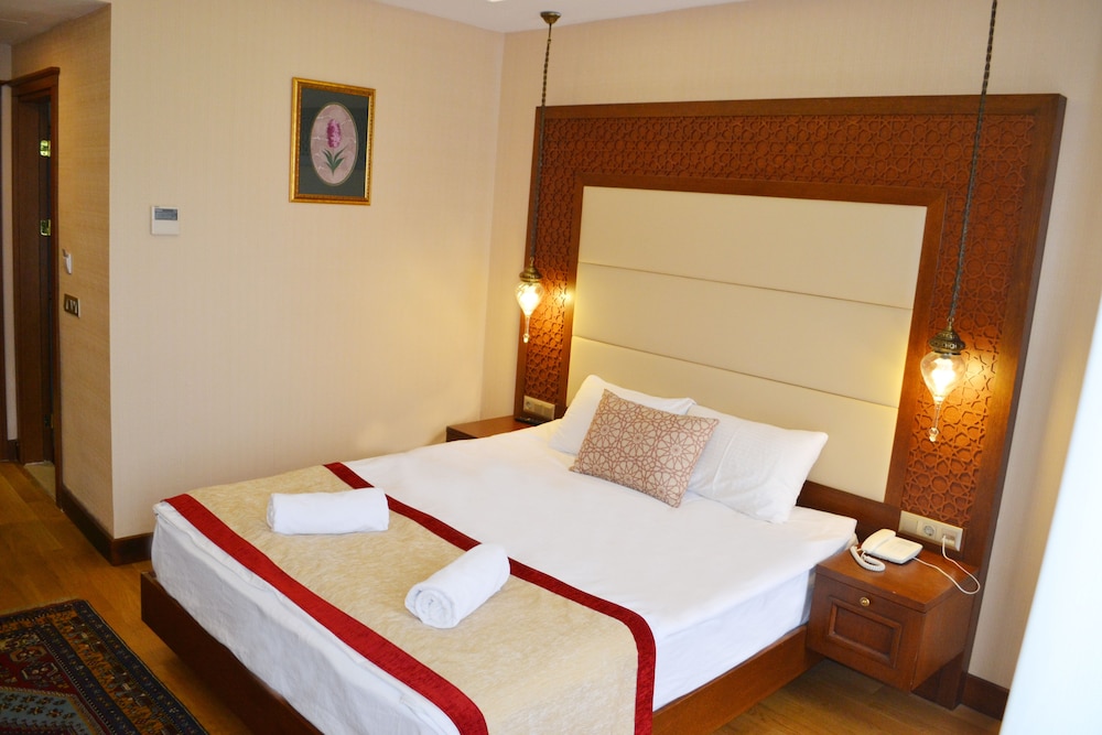 Lalinn Hotel 20/72