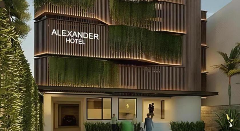 Alexander Hotel Tegal 1/47