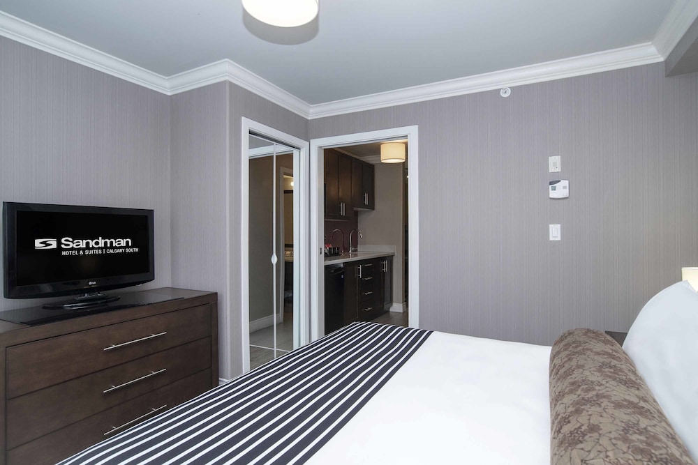 Sandman Hotel & Suites Calgary South 14/65