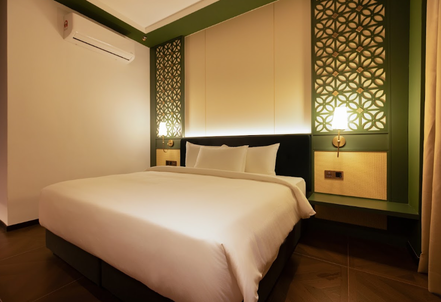 The Seven Stars Hotel 7/48