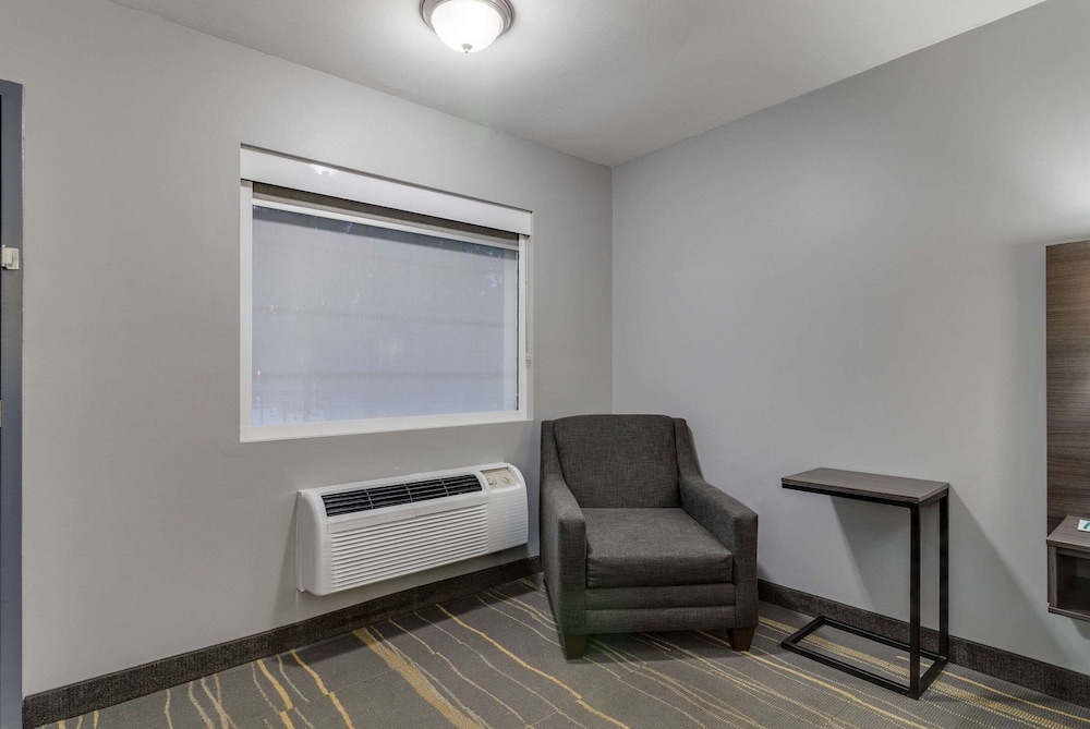 Quality Inn Kodak Sevierville 36/69