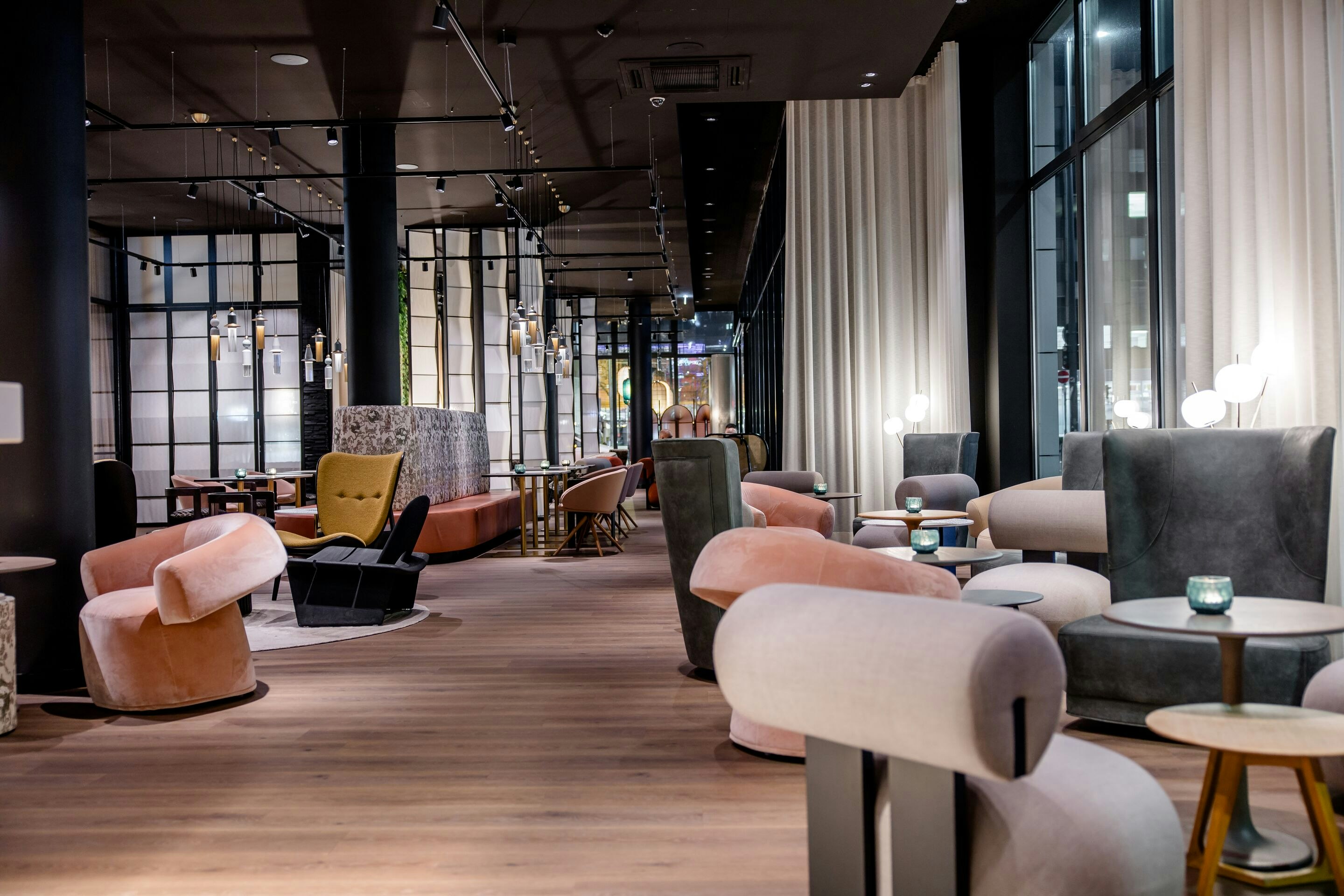 Hotel Motel One Dusseldorf-Hauptbahnhof 19/36