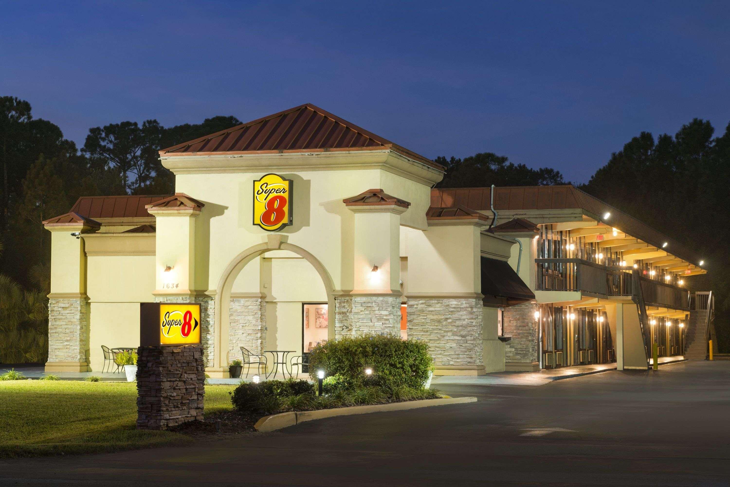 Super 8 by Wyndham Ormond Beach 2/31