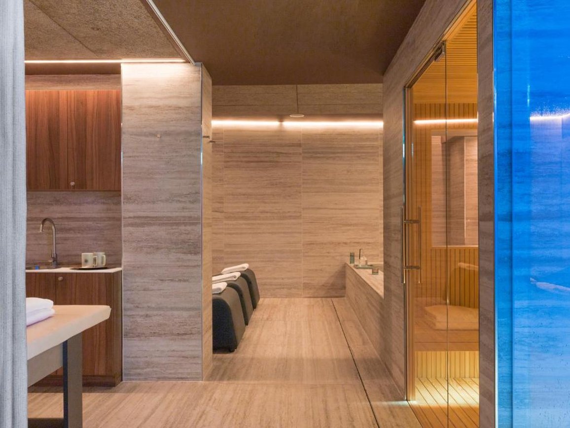 Adoro Hotel 47/72