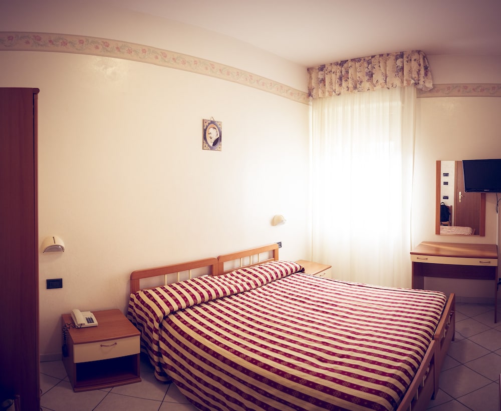 Hotel Fini 28/77
