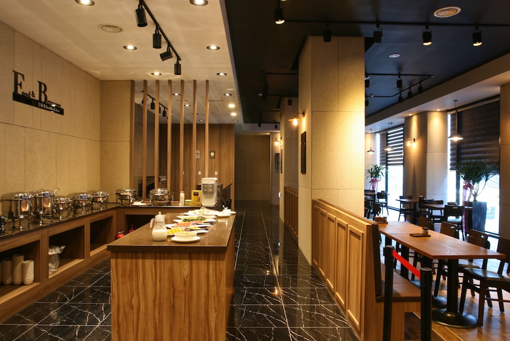 Hotel Asiad 28/32