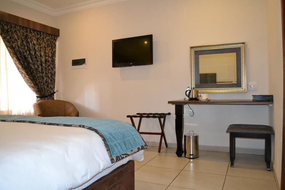 Usambara Lodge 4/12