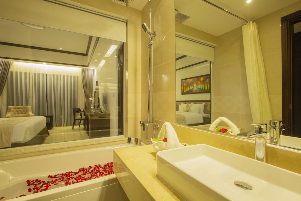 Westlake Hotel & Resort Vinh Phuc 49/50