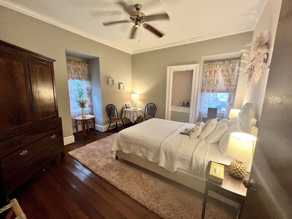 Barksdale House Inn 26/59