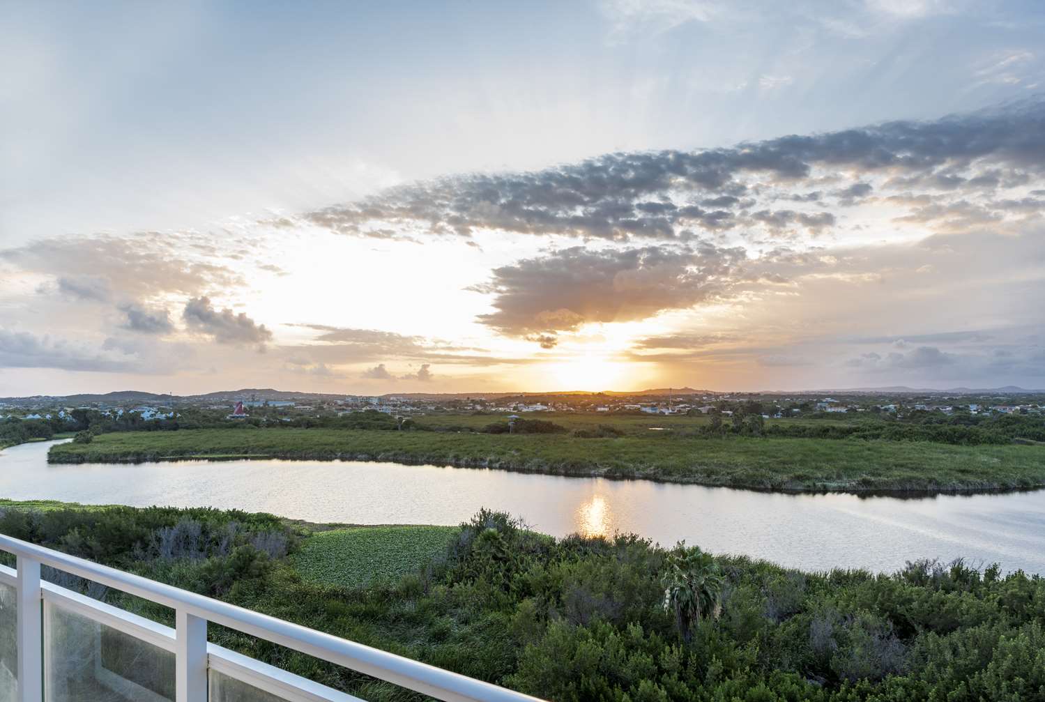 1 Bedroom, Suite, Queen Bed, Sunrise View