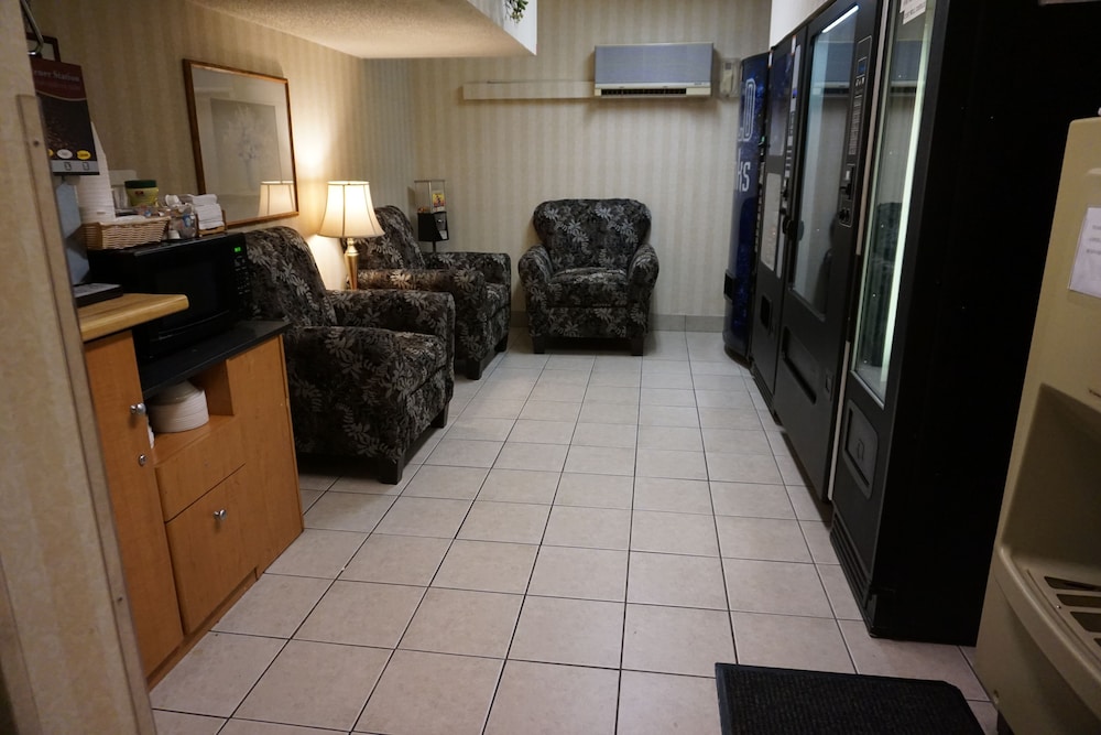 CenterWay Hotel Buffalo North Near University 17/24