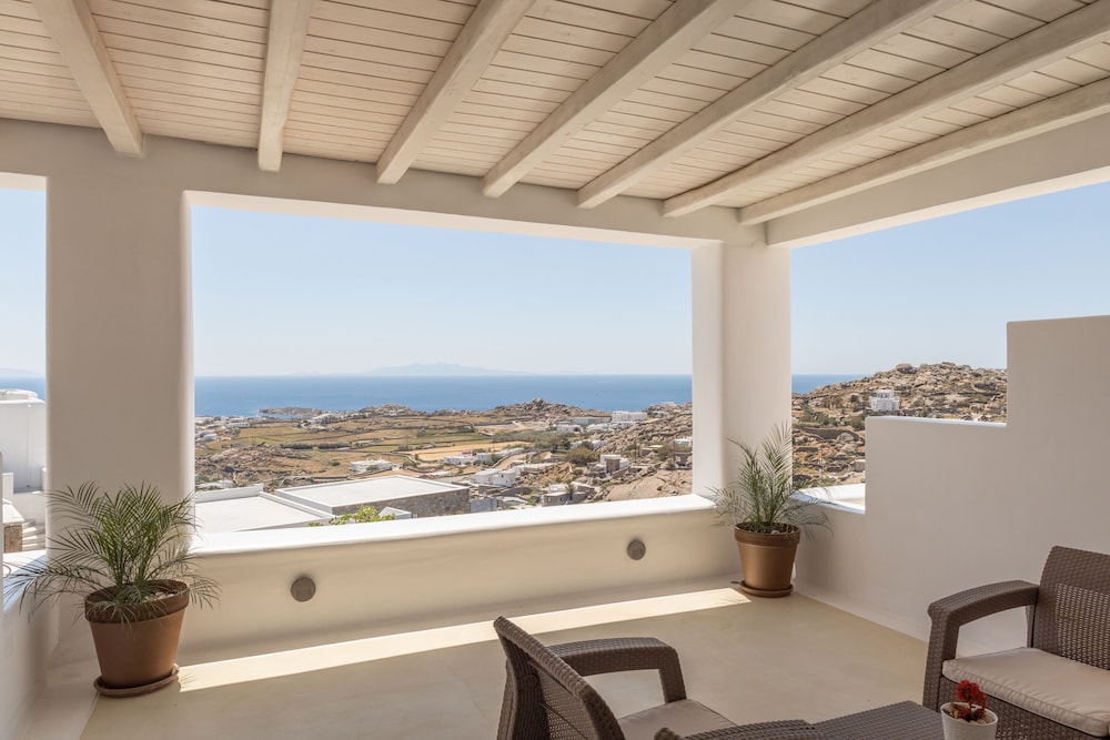 Sea & Stone Residence 20/50