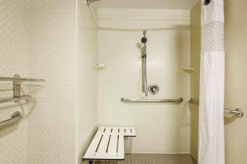 Hampton Inn Suites Dallas Allen 17/51