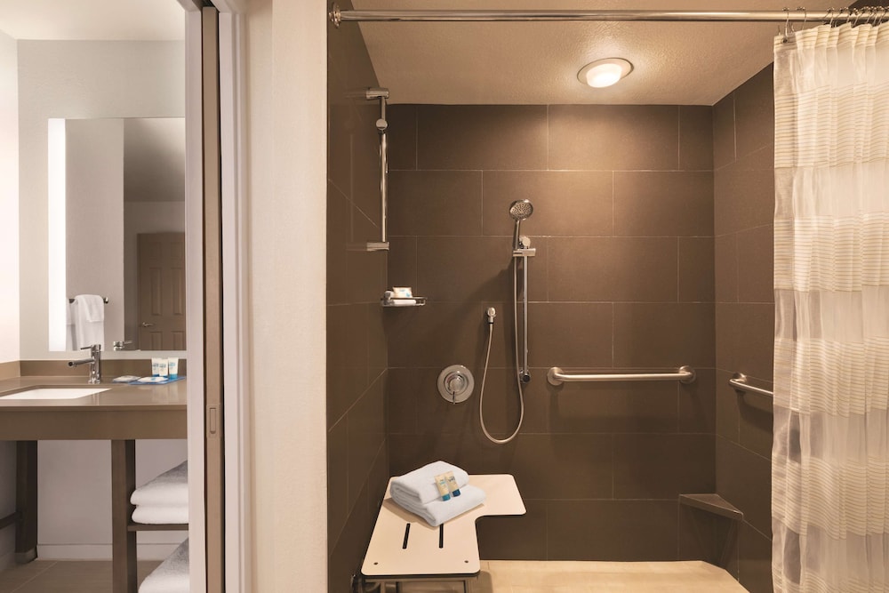 Hyatt House Boston/Burlington 14/72