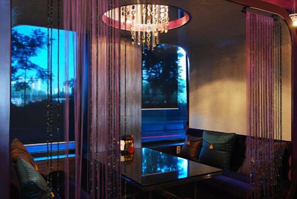 Noblesse Hotel 24/50