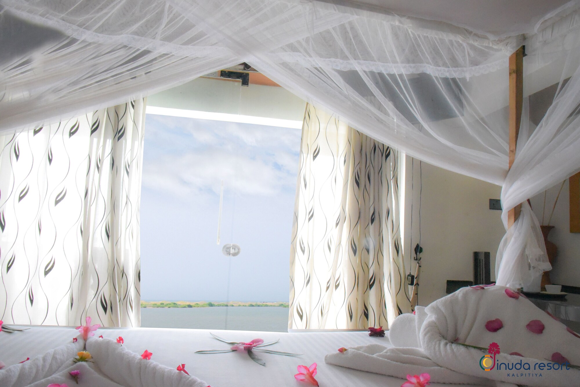 SUPERIOR, DOUBLE BED, LAGOON VIEW