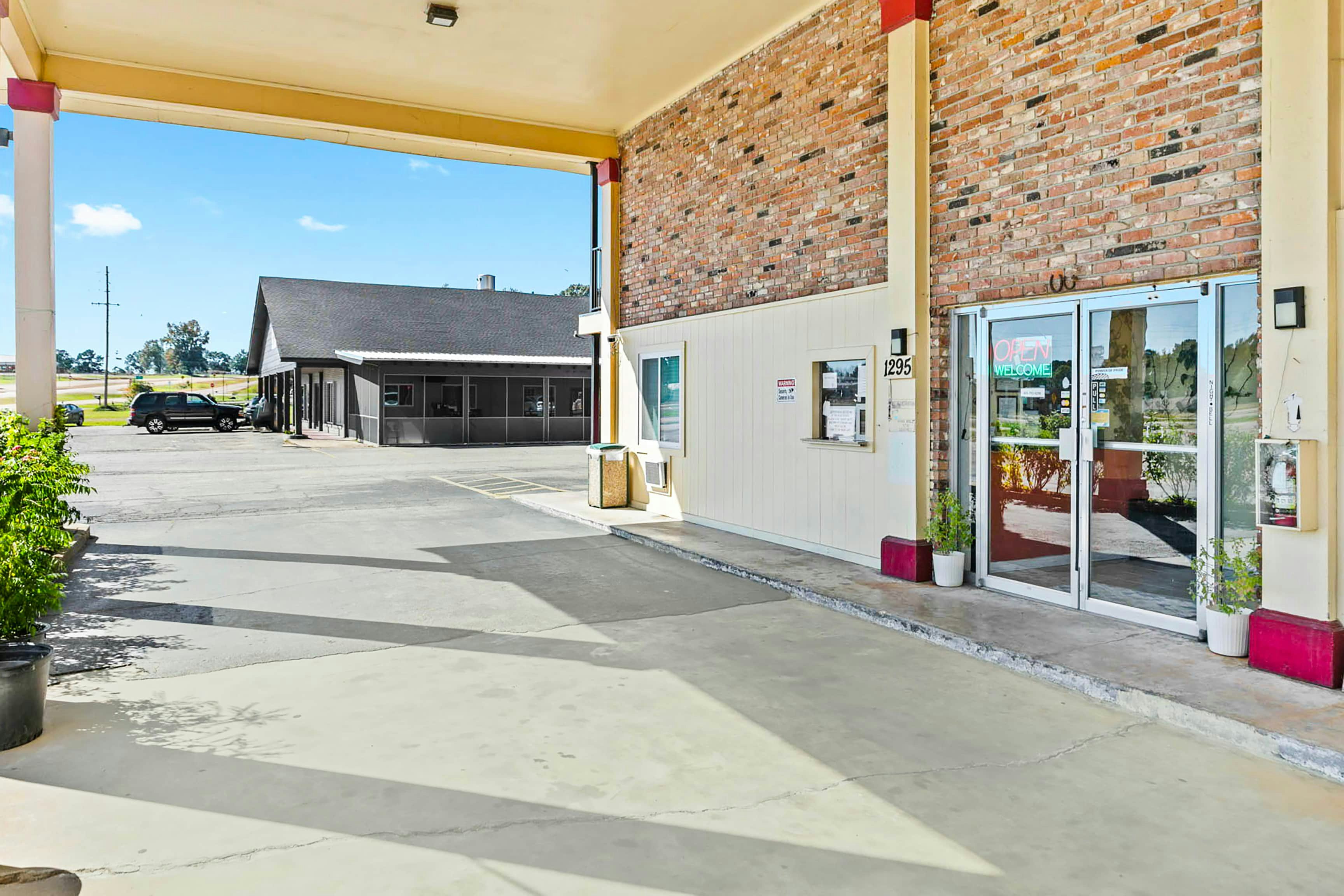Jeffersonian Motor Inn by Townhouse, Prentiss MS 47/59
