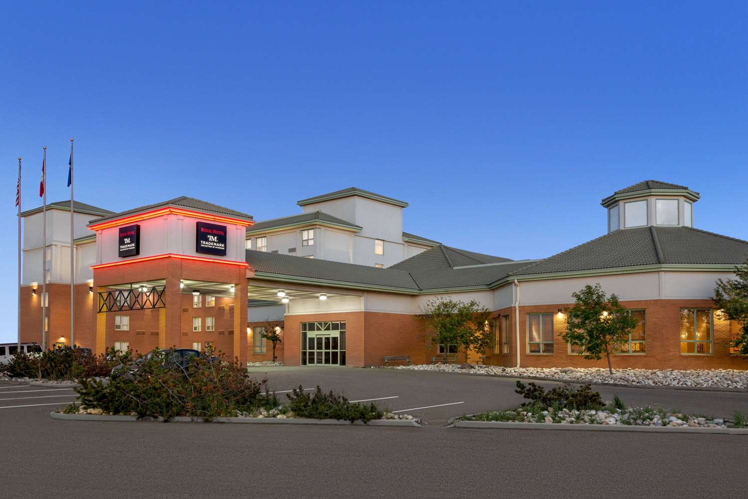 Royal Hotel Edmonton Airport, Trademark Collection By Wyndham 1/40