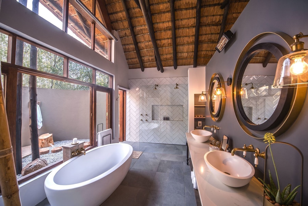Nkala Safari Lodge 40/43