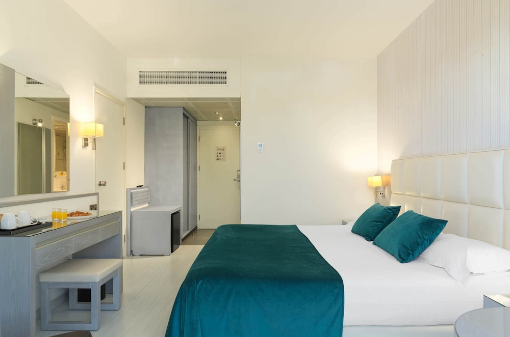 Room, Twin Beds, Sea View, Sofa