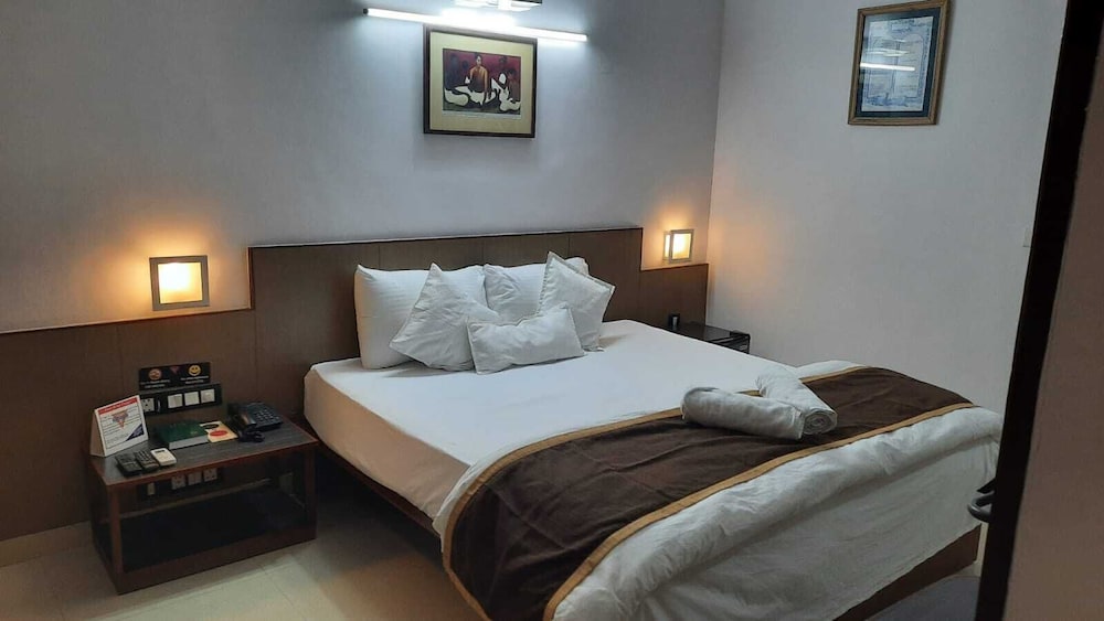 Ymca Tourist Hostel 25/43