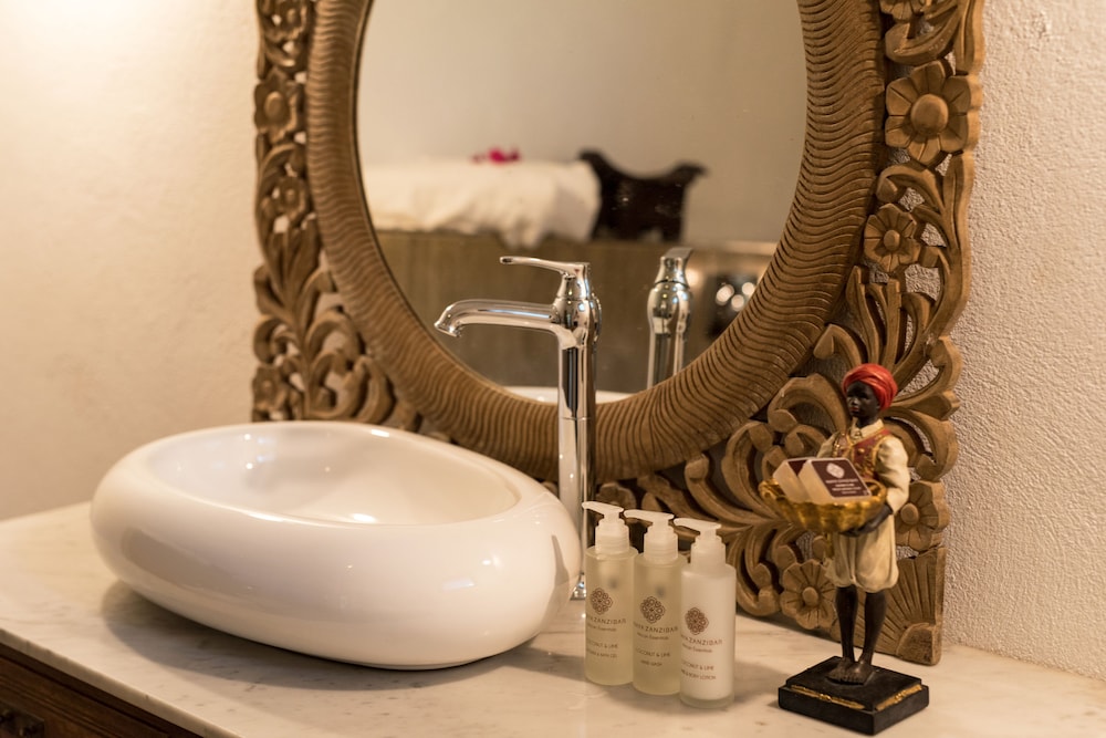 Tikitam Palms Boutique Hotel 48/50