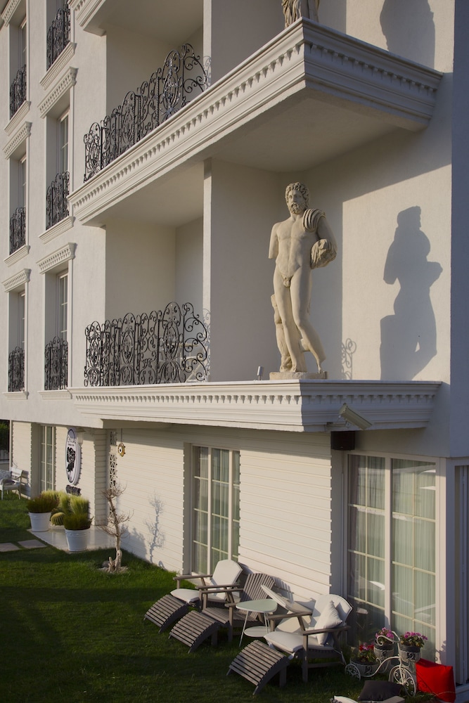 Cella Boutique Hotel 1/44