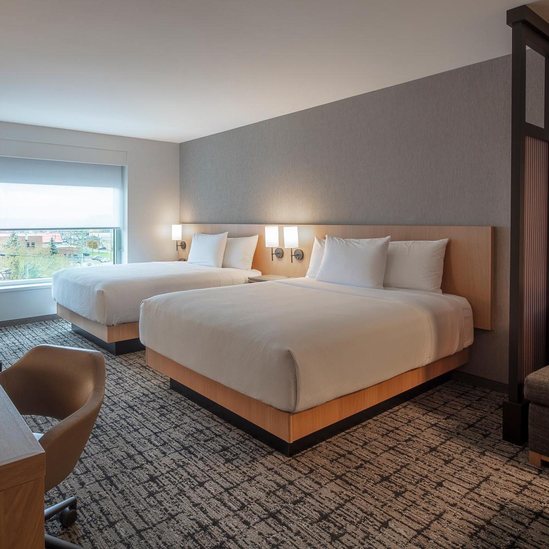 Standard, 2 Queen Beds, Sofa