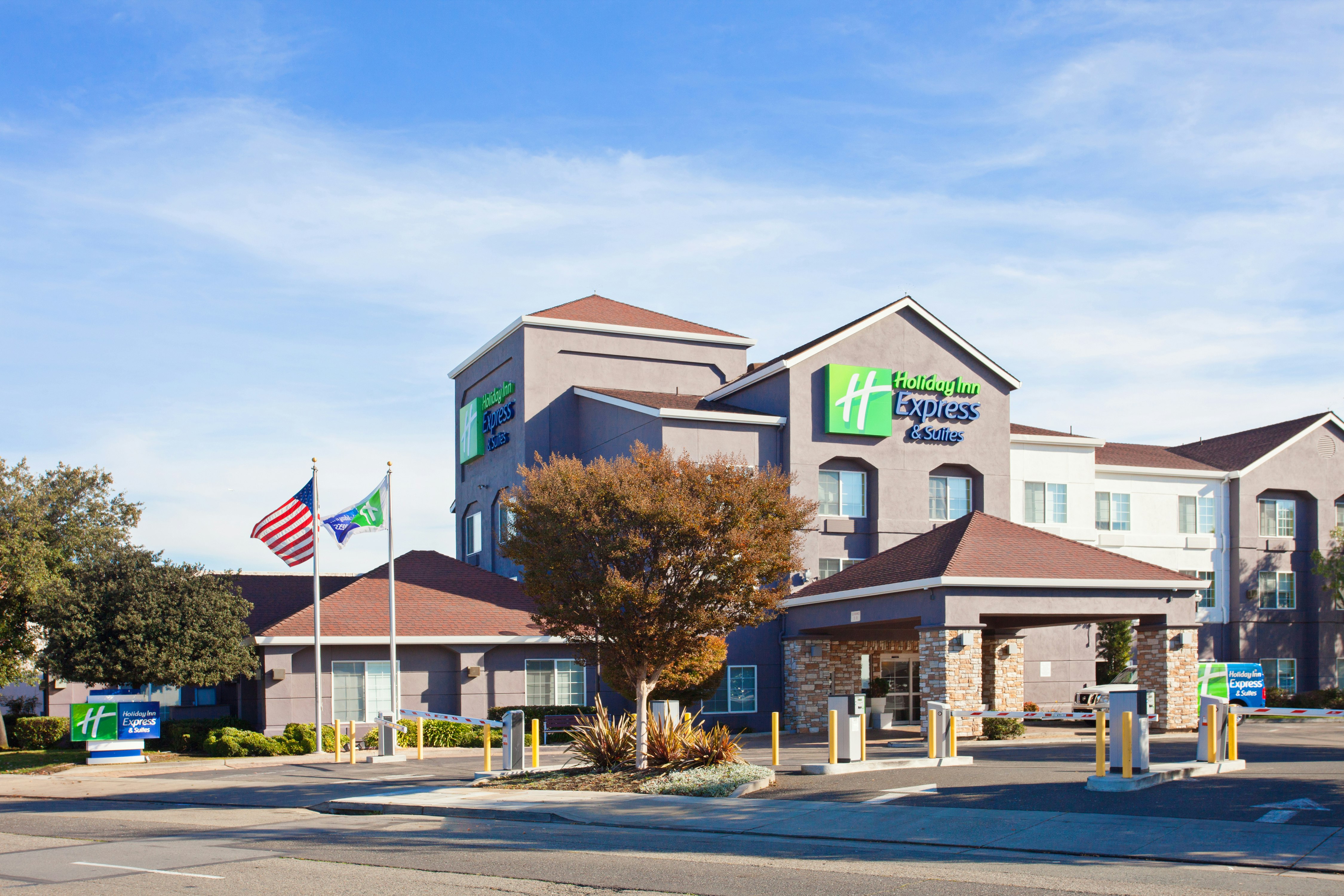 Holiday Inn Express Hotel Suites Oakland Airport 4/55