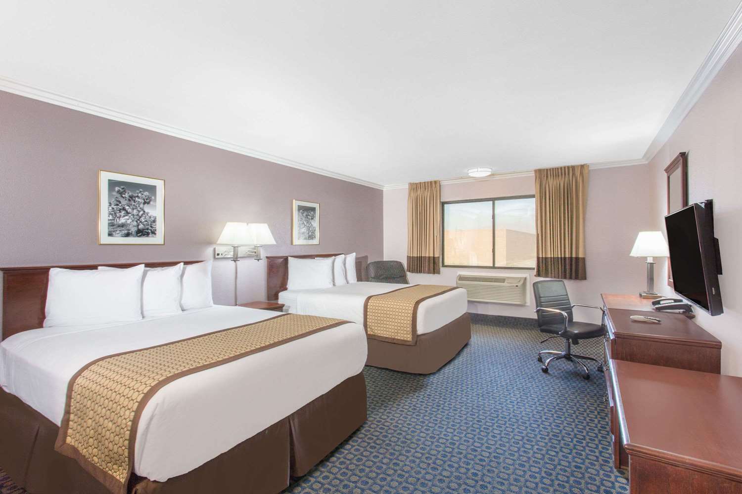 Days Inn by Wyndham Indio 10/36