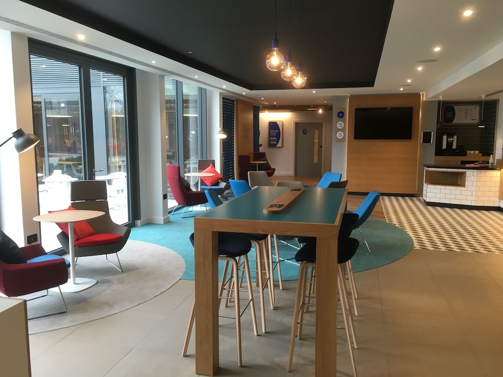 Holiday Inn Express St. Albans - M25, Jct.22 58/76