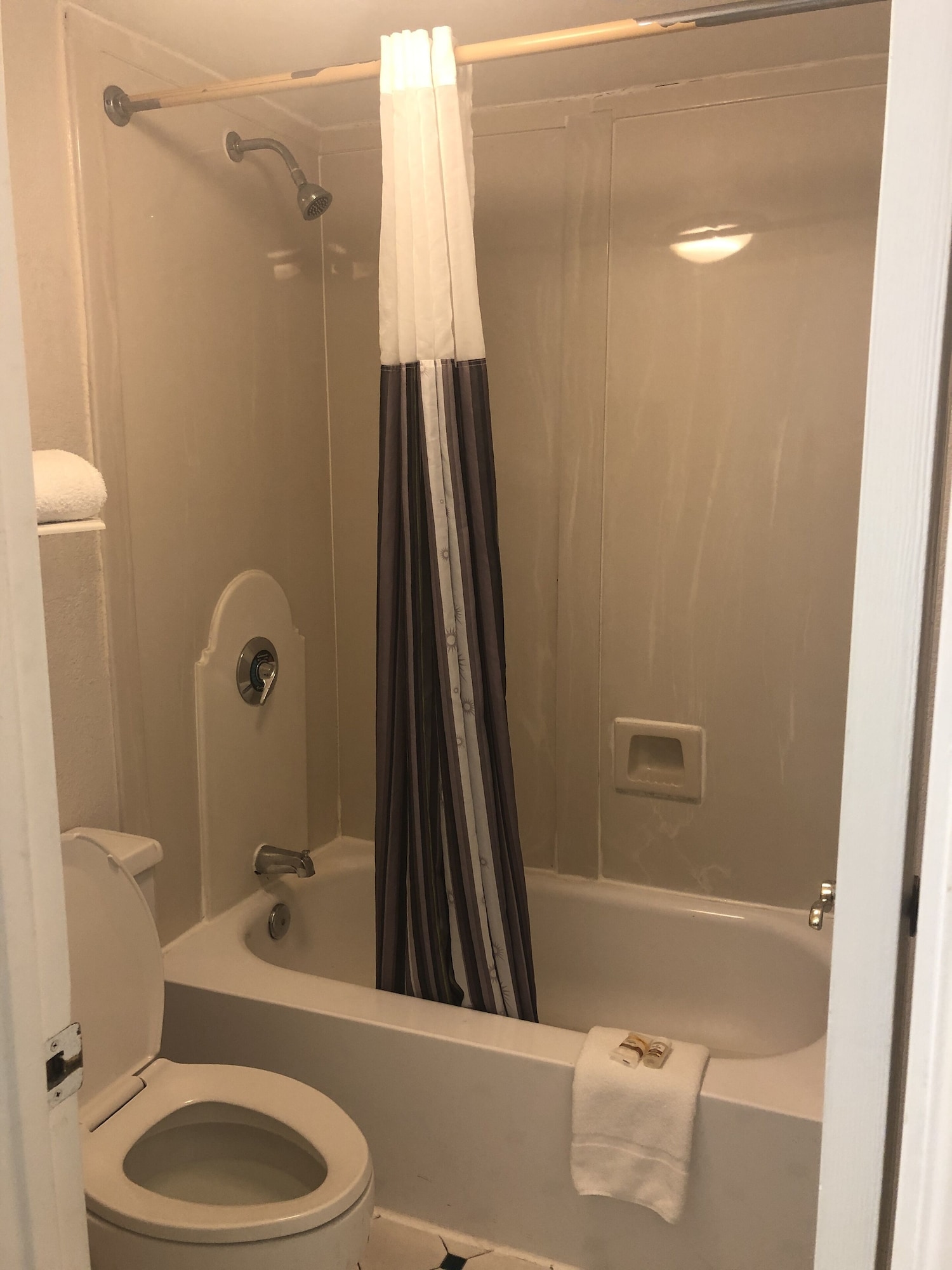 جناح بسرير كينج، La Quinta Inn by Wyndham Austin Oltorf 2/2