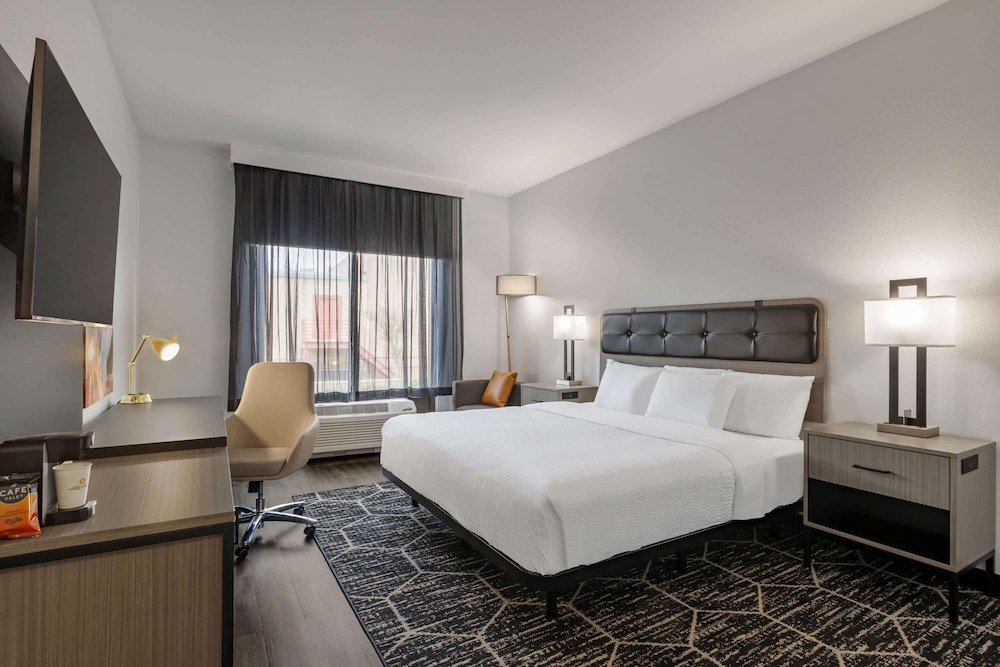 La Quinta Inn & Suites by Wyndham Dothan 37/71