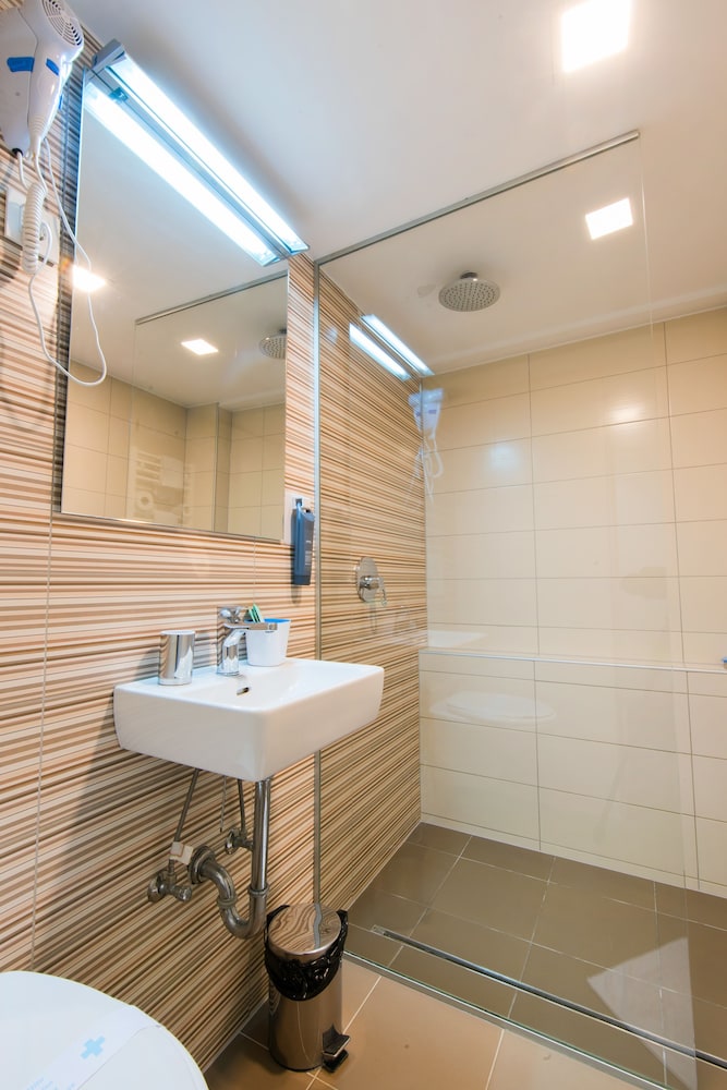 Tia Apartments And Rooms 55/55