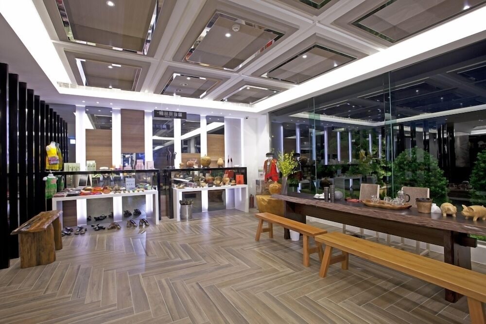 Renyi Lake Hotel 5/51