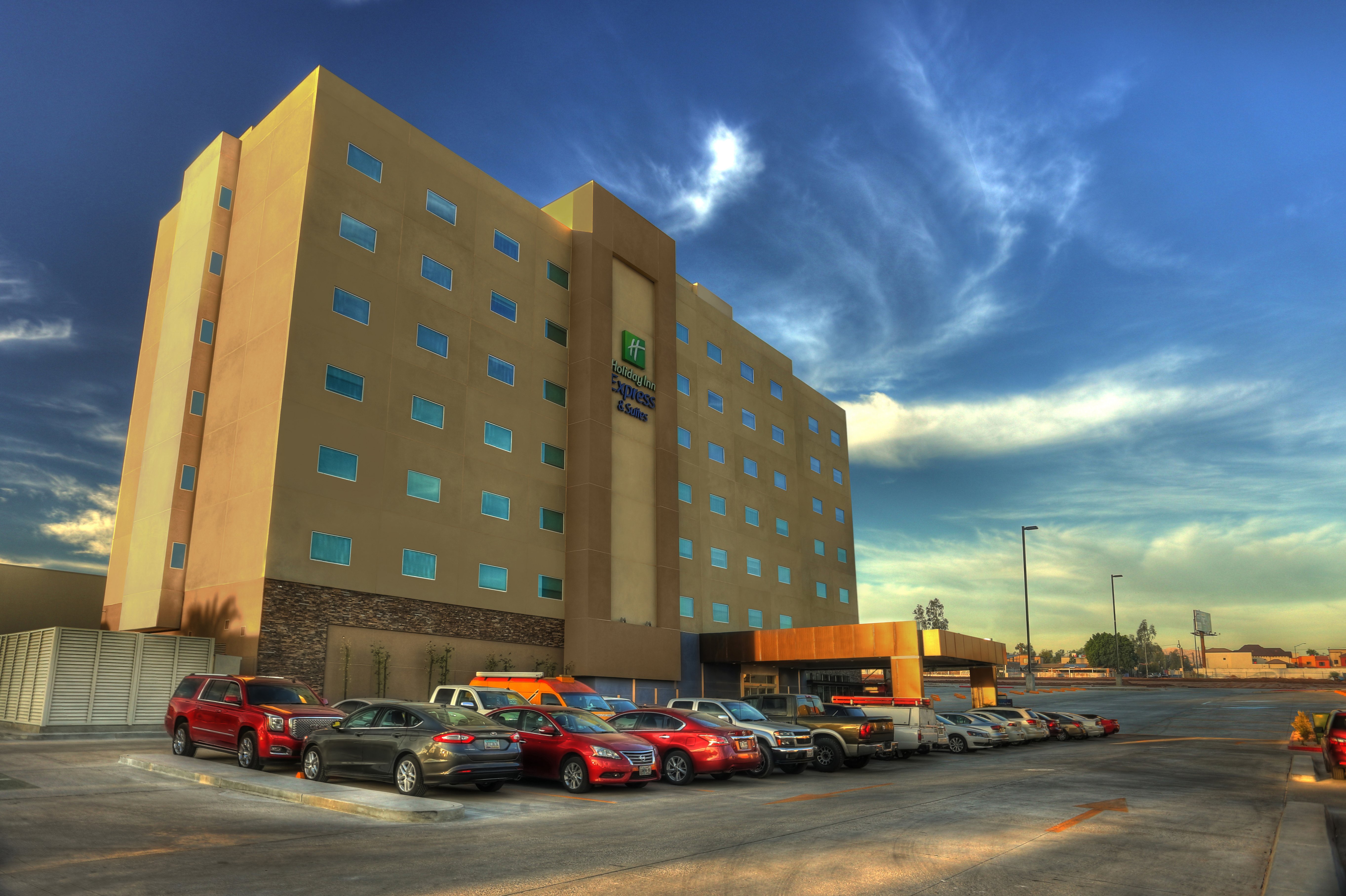 Holiday Inn Express & Suites Mexicali 6/66