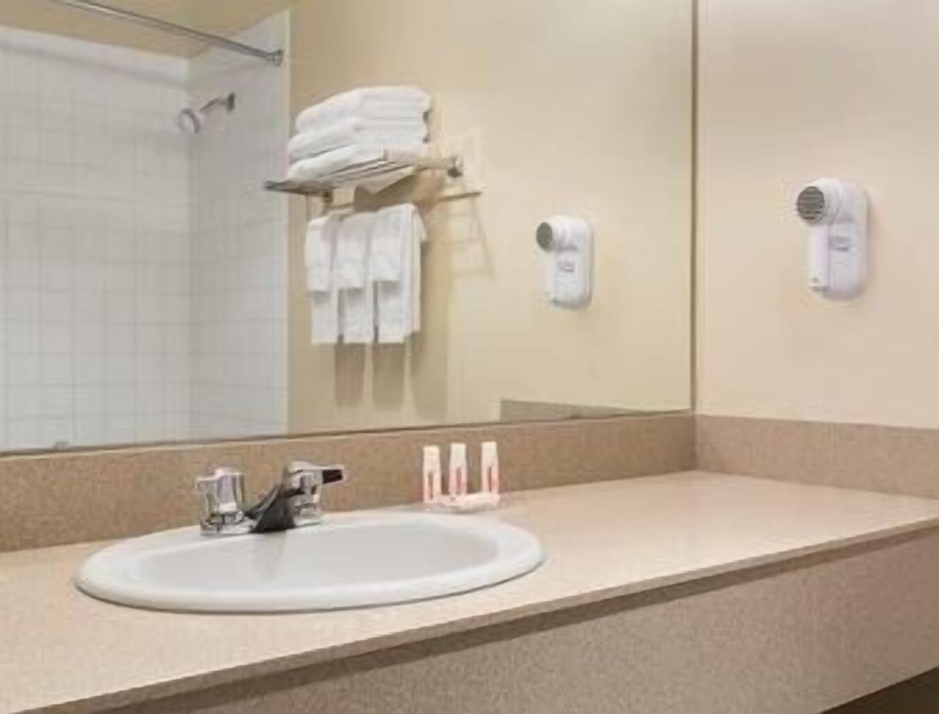 غرفة بسريرين كوين، Days Inn Stephenville 3/3