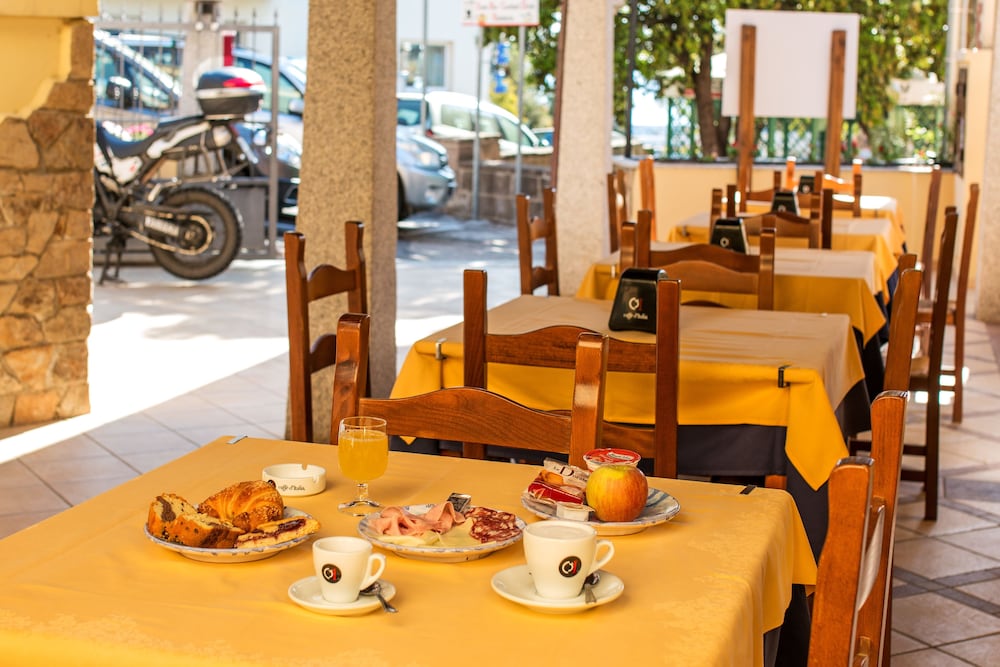 restaurant-cafeteria