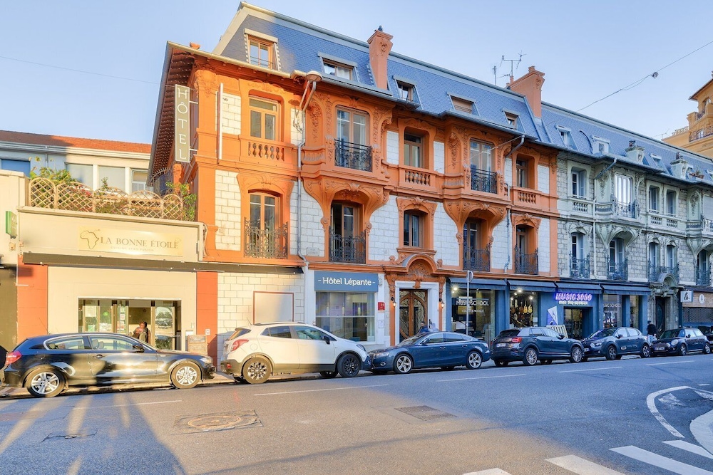 Lepante Hotel 44/51