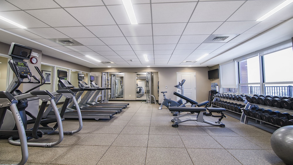 STAYBRIDGE SUITES MARQUETTE 29/82