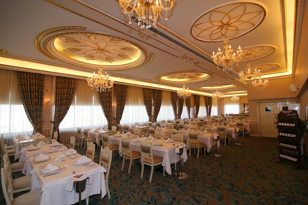 Demir Hotel 35/44