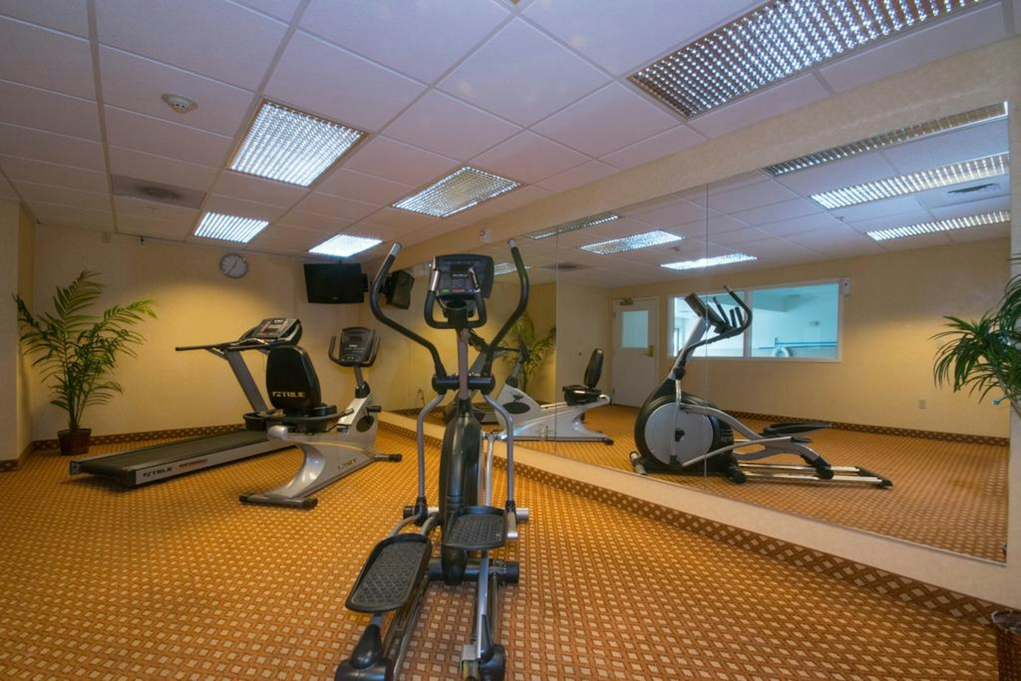 Executive Residency by Best Western Victorville 13/24